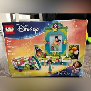 Disney Encanto Lego NWT